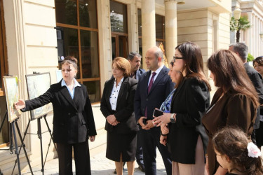 Qarabağ Regional Mədəniyyət İdarəsi Bərdə rayon nümayəndəliyi və Bərdə Rayon İcra Hakimiyyətinin birgə təşkilatçılığı ilə 10.04.2026-cı il tarixində “Əllərdə sehr” adlı sərgi-satış yarmarkası təşkil edilib.