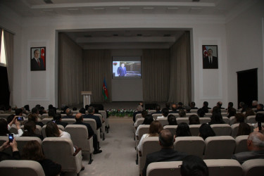 Bərdədə Ümummilli Lider Heydər Əliyevin anadan olmasının 103-cü ildönümünə həsr olunmuş “Müasir müstəqil Azərbaycan dövləti Ulu Öndər Heydər Əliyevin şah əsəridir!” adlı tədbir keçirilib