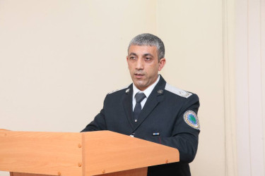 Yevlax regional miqrasiya idarəsi tərəfindən 19.11.2025-ci il tarixdə Bərdə Rayon İcra Hakimiyyətinin inzibati binasında rayon icra hakimiyyətinin vəzifəli şəxslərinin, kənd icra nümayəndələri, bələdiyyə sədrləri, məktəb direktorları və ictimaiyyət nümayəndələrinin iştirakı ilə "Uşaq hüquqları aylığı” çərçivəsində hüquqi maarifləndirmə tədbiri keçirilib.