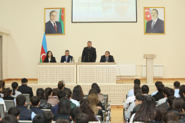 Bərdə şəhər Milli Qəhrəman Elgiz Kərimov adına 4 nömrəli tam orta məktəbdə Bərdə  rayon Polis Şöbəsinin  təşəbbüsü ilə "Narkomaniyaya yox, erkən nikaha qarşı mübarizə" mövzusunda təbliğat xarakterli tədbir keçirilib.