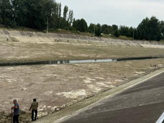 Bərdədə Heydər Əliyev adına park-bulvar ərazisində  yay mövsümü ilə əlaqədar olaraq təmizlik işlərinə başlanılıb