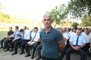 Bərdə Rayon İcra Hakimiyyəti başçısının Lənbəran kəndində səyyar qəbul-görüşü keçirilib