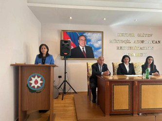 Qarabağ Regional Mədəniyyət İdarəsinin tabeliyində fəaliyyət göstərən Bərdə rayon Heydər Əliyev Mərkəzində 16 mart 2026-cı il tarixində “Heydər Əliyev və milli-mənəvi dəyərlərimiz” mövzusunda tədbir keçirilib.