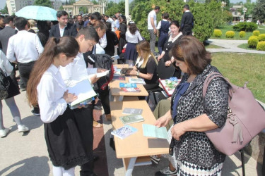 Bərdə Rayon Ağsaqqallar Şurasının təşkilatçılığı ilə H.Əliyev adına park-bulvarda Ulu Öndər Heydər Əliyevin anadan olmasının 100 illiyinə həsr edilmiş "Kitab günü" bayramı keçirilmişdir.