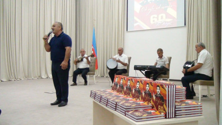 Bərdə rayon Mədəniyyət Mərkəzində I Qarabağ müharibəsinin şəhidi Balıyev Ziyafət Qurban oğlunun 60 illik yubileyi və onun xatirəsinə həsr olunmuş “Od oğlu od içində” kitabının təqdimat mərasimi keçirilib