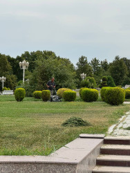 Bərdədə Heydər Əliyev adına park-bulvar ərazisində  yay mövsümü ilə əlaqədar olaraq təmizlik işlərinə başlanılıb
