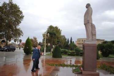 Zaur Mikayılov Bərdədə vətəndaşları qəbul edib