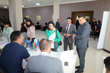 Əmək və Əhalinin Sosial Müdafiəsi Nazirliyinin tabeliyində Dövlət Məşğulluq Agentliyi tərəfindən işsiz və işaxtaran şəxslər üçün növbəti əmək yarmarkaları keçirilib.