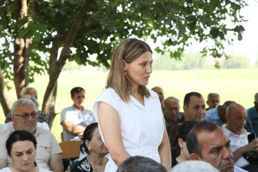 Bərdə rayon İcra Hakimiyyəti başçısının Körpüsındıran  kəndində səyyar qəbul-görüşü keçirilib.