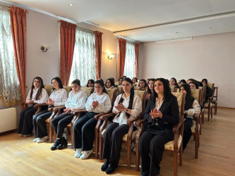 Bərdə Rayon İcra Hakimiyyəti yanında Ailə, Qadın və Uşaq Problemləri üzrə Komissiyanın təşkilatçılığı ilə Bərdə Rayon Heydər Əliyev Mərkəzində “Müasir Azərbaycan qadını siyasətdə” mövzusunda tədbir keçirildi