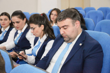 Bərdə rayonunda dövlət qulluqçuları üçün təlimlər keçirilib
