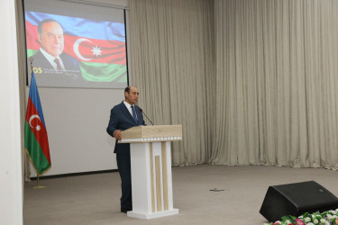Bərdədə Ümummilli Lider Heydər Əliyevin anadan olmasının 103-cü ildönümünə həsr olunmuş “Müasir müstəqil Azərbaycan dövləti Ulu Öndər Heydər Əliyevin şah əsəridir!” adlı tədbir keçirilib