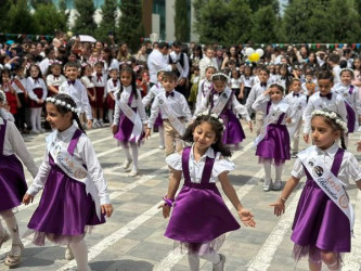 İyunun 14-də  Bərdə rayonunun ümumtəhsil məktəblərində “Son zəng” tədbirləri  keçirilib.