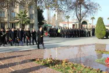 Bərdədə Ümummilli lider Heydər Əliyevin anım günü dərin hüznlə qeyd edilib.