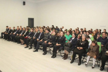 DOST İnklüziv İnkişaf və Yaradıcılıq Mərkəzinin Qarabağ “DOST Evi” şöbəsində Gəncə Dövlət Universitetinin nəzdində fəaliyyət göstərən Regional Kolleclə birgə “Konstitusiya və Suverenlik İli”nə həsr olunmuş tədbir təşkil edilib