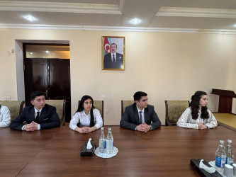 Ailə, Qadın və Uşaq Problemləri üzrə Dövlət Komitəsinin sədri Bahar Muradova Uşaq Səfirlər Məclisinin Bərdə rayonu üzrə nümayəndə və fəalları ilə görüşüb