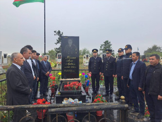 2020-ci il sentyabrın 27-də Ermənistan ordusunun genişmiqyaslı təxribatlarına qarşı başlanan Vətən müharibəsi zamanı qəhrəmancasına həlak olmuş Bərdə rayonundan olan şəhidlərin beşinci ildönümü münasibətilə əziz xatirələri yad olunub, məzarları üzərinə tər gül dəstələri düzülüb.