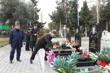 Bərdədə 13 Fevral –Səfərbərlik və Hərbi Xidmətə Çağırış üzrə Dövlət Xidmətinin yaradılması günü münasibəti ilə gülqoyma mərasimi keçirilib.