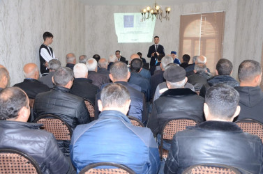 Bərdə Rayon İcra Hakimiyyəti, Dini Qurumlarla İş üzrə Dövlət Komitəsinin (DQİDK) Yevlax regional bölməsi və Bərdə rayonu Lənbəran kənd “Hacı Həmid” məscidi dini icmasının birgə təşkilatçılığı ilə Bərdə rayonu Lənbəran kəndi “Hacı Həmid” məscidində “Uşaq hüquqları aylığı çərçivəsində: “Cəmiyyətin və dini icmaların uşaq hüquqlarının müdafiəsində iştirakı” adlı mövzuda seminar keçirilib.