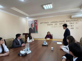 Ailə, Qadın və Uşaq Problemləri üzrə Dövlət Komitəsinin sədri Bahar Muradova Uşaq Səfirlər Məclisinin Bərdə rayonu üzrə nümayəndə və fəalları ilə görüşüb