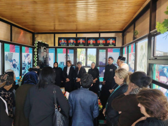 2020-ci il sentyabrın 27-də Ermənistan ordusunun genişmiqyaslı təxribatlarına qarşı başlanan Vətən müharibəsi zamanı qəhrəmancasına həlak olmuş Bərdə rayonundan olan şəhidlərin beşinci ildönümü münasibətilə əziz xatirələri yad olunub, məzarları üzərinə gül dəstələri düzülüb