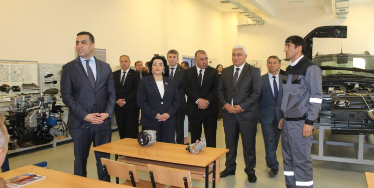 Bərdədə keçmiş məcburi köçkünlərə peşə hazırlığı üzrə sertifikatlar təqdim edilib