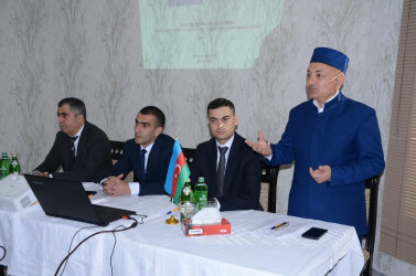 Bərdə Rayon İcra Hakimiyyəti, Dini Qurumlarla İş üzrə Dövlət Komitəsinin (DQİDK) Yevlax regional bölməsi və Bərdə rayonu Lənbəran kənd “Hacı Həmid” məscidi dini icmasının birgə təşkilatçılığı ilə Bərdə rayonu Lənbəran kəndi “Hacı Həmid” məscidində “Uşaq hüquqları aylığı çərçivəsində: “Cəmiyyətin və dini icmaların uşaq hüquqlarının müdafiəsində iştirakı” adlı mövzuda seminar keçirilib.