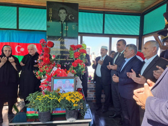 2020-ci il sentyabrın 27-də Ermənistan ordusunun genişmiqyaslı təxribatlarına qarşı başlanan Vətən müharibəsi zamanı qəhrəmancasına həlak olmuş Bərdə rayonundan olan şəhidlərin beşinci ildönümü münasibətilə əziz xatirələri yad olunub, məzarları üzərinə tər gül dəstələri düzülüb.