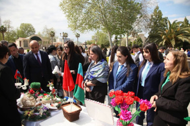 Qarabağ Regional Mədəniyyət İdarəsi Bərdə rayon nümayəndəliyi və Bərdə Rayon İcra Hakimiyyətinin birgə təşkilatçılığı ilə 10.04.2026-cı il tarixində “Əllərdə sehr” adlı sərgi-satış yarmarkası təşkil edilib.