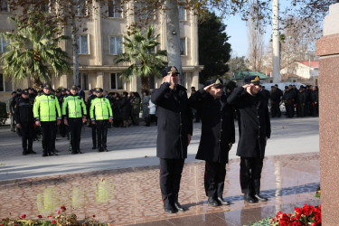 Bərdədə Ümummilli lider Heydər Əliyevin anım günü dərin hüznlə qeyd edilib.