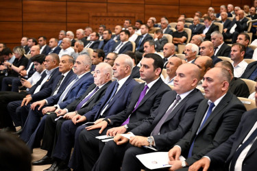 İyunun 24-də Sabirabad rayonunda Azərbaycan Respublikası Prezidentinin 2026-cı il 25 may tarixli Sərəncamı ilə təsdiq edilmiş “Azərbaycan Respublikasında kənd təsərrüfatı, balıqçılıq və akvakultura məhsullarının istehsalı və emalı sahələrinin inkişafına dair 2026–2030-cu illər üçün Dövlət Proqramı”nda pambıqçılıq sahəsində nəzərdə tutulan hədəflərə çatmaq üçün qarşıda duran vəzifələrin müzakirəsi ilə bağlı regional müşavirə keçirilib