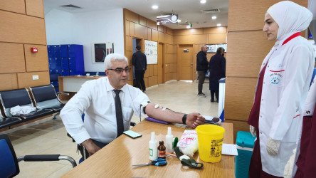 “ASAN Könüllüləri” Təşkilatının və Səhiyyə Nazirliyi Respublika Qan Bankının birgə təşkilatçılığı ilə “Konstitusiya və Suverenlik İli” çərçivəsində Bərdə regional "ASAN xidmət" mərkəzində qanvermə aksiyası baş tutub.