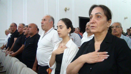 Bərdə rayon Mədəniyyət Mərkəzində I Qarabağ müharibəsinin şəhidi Balıyev Ziyafət Qurban oğlunun 60 illik yubileyi və onun xatirəsinə həsr olunmuş “Od oğlu od içində” kitabının təqdimat mərasimi keçirilib