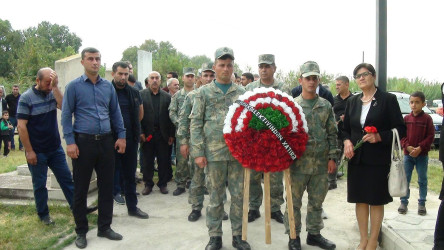 Bərdədə şəhid Mehdizadə Mirpaşa Yaqub oğlunun ildönümü mərasimi keçirilib.